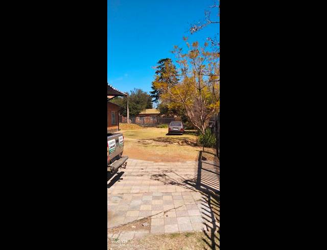 4 BEDROOM HOUSE FOR SALE IN KEMPTON PARK EXT 04